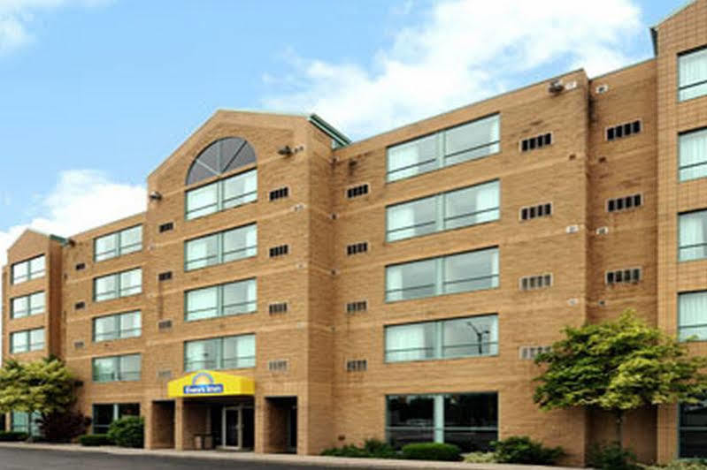 Days Inn By Wyndham Niagara Falls Lundys Lane Екстер'єр фото