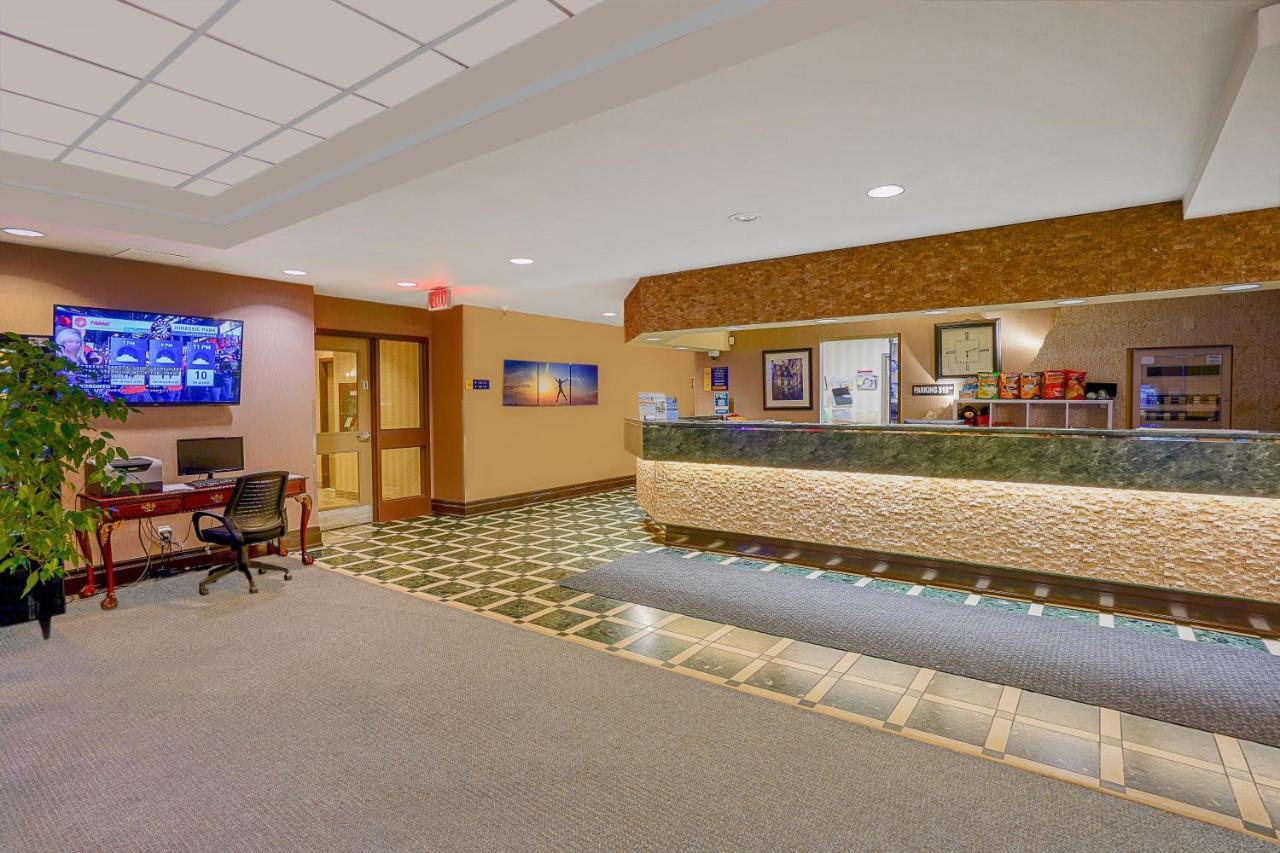 Days Inn By Wyndham Niagara Falls Lundys Lane Екстер'єр фото